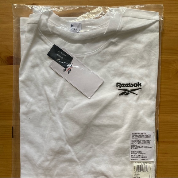 NWT Reebok T-Shirt - Picture 2 of 2